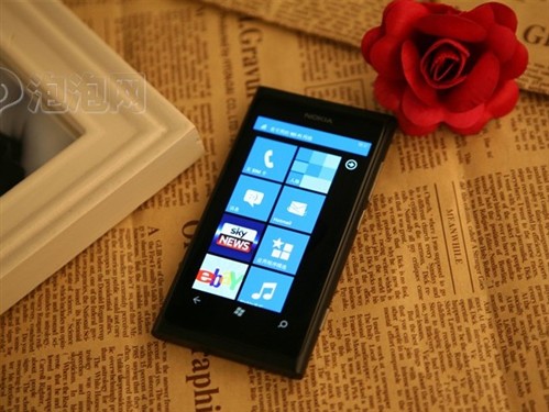 诺基亚Lumia 800：智能手机时代的经典之作