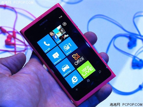 Nokia Lumia 800：极致体验，尽享智能生活