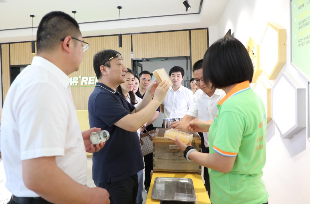 襄阳饮料百货批发市场，繁荣商贸的脉搏