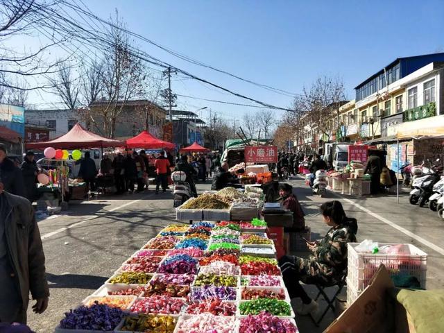 仙游县枫亭顶秀百货超市，繁华胜景与便利购物的交汇点