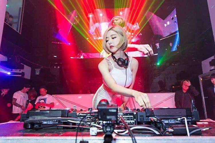 小仙儿DJ在线，音乐、激情与技术的完美融合